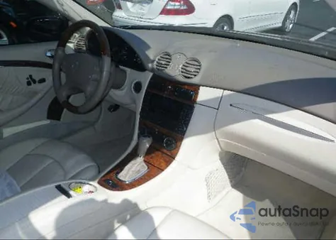 2009 Mercedes-Benz Clk350 z USA, uszkodzony, nr VIN WDBTK56FX9T105140